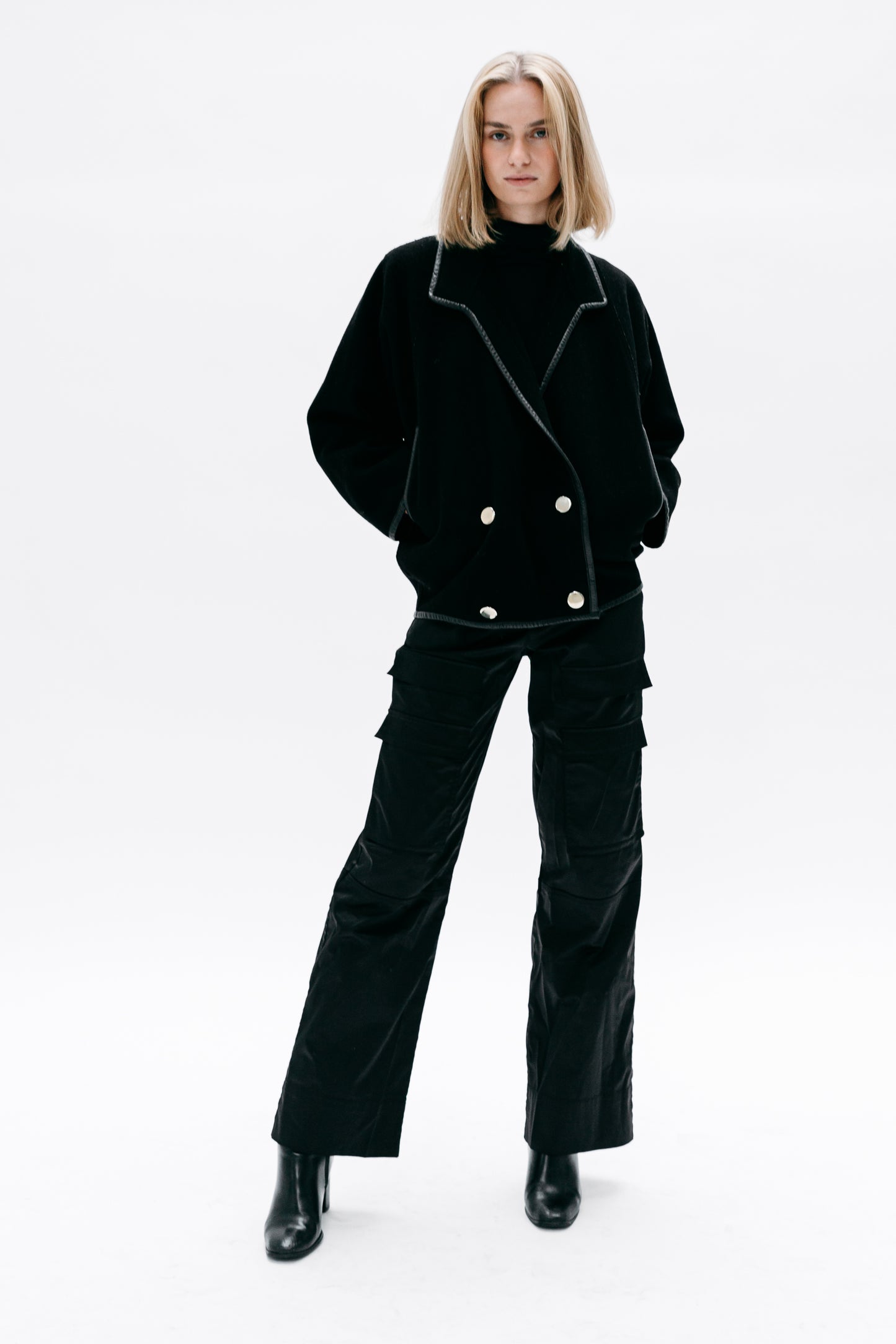 Short Woolen Coat Lucinée - Capsule No 01 (Female Vision)